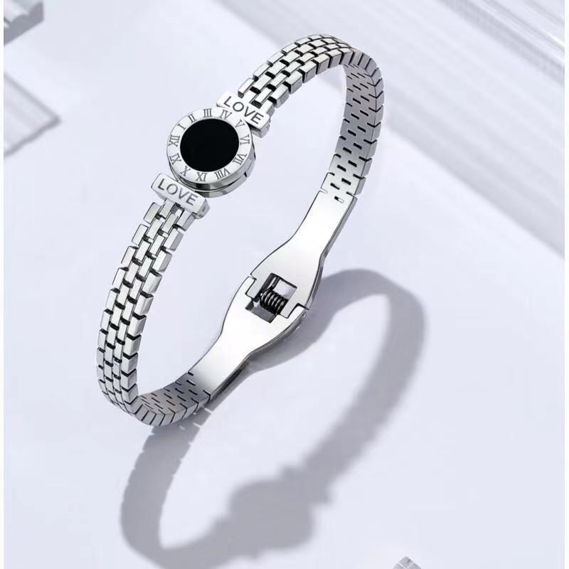 Gold Disc Love Letter Bracelet for Women - Simple & Versatile